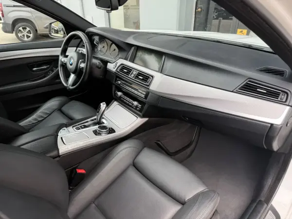 BMW 520 d Pack M Auto 9
