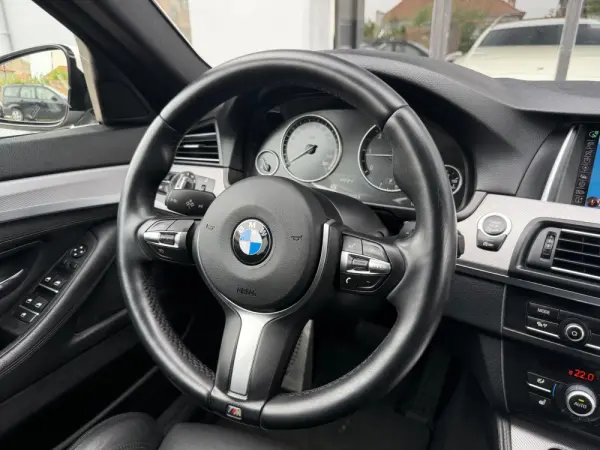 BMW 520 d Pack M Auto 11