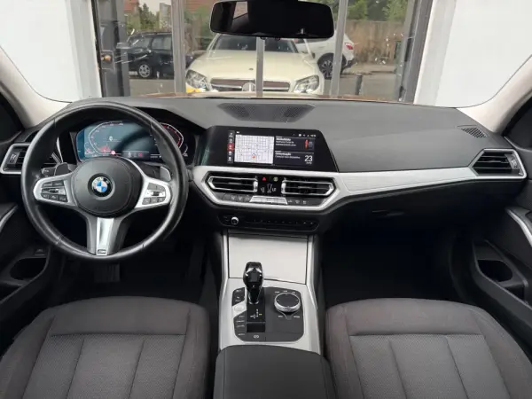 BMW 318 d Pack M Auto 8