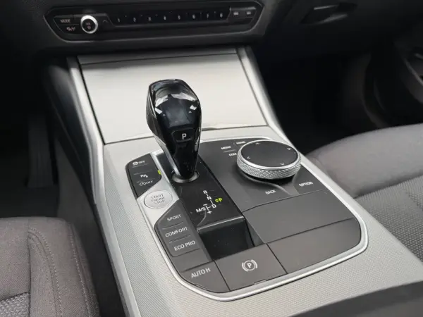 BMW 318 d Pack M Auto 18