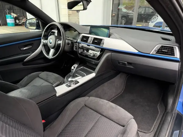 BMW 420 d Pack M Auto 10