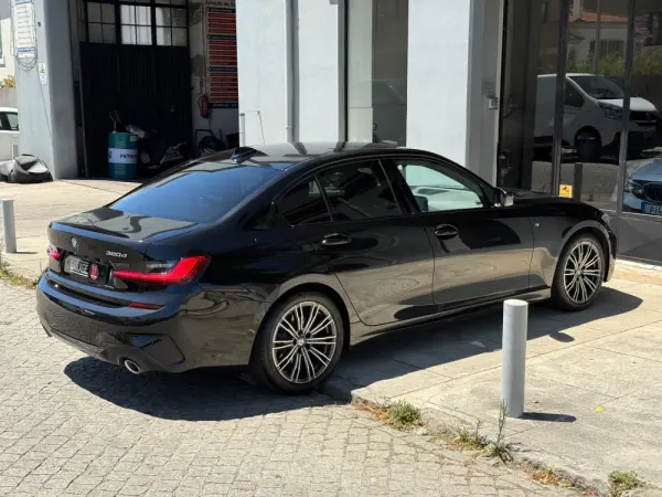 BMW 320 d Pack M Auto 2