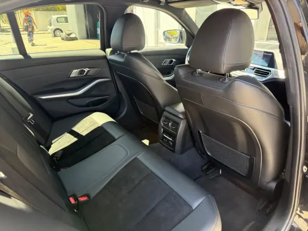 BMW 320 d Pack M Auto 7