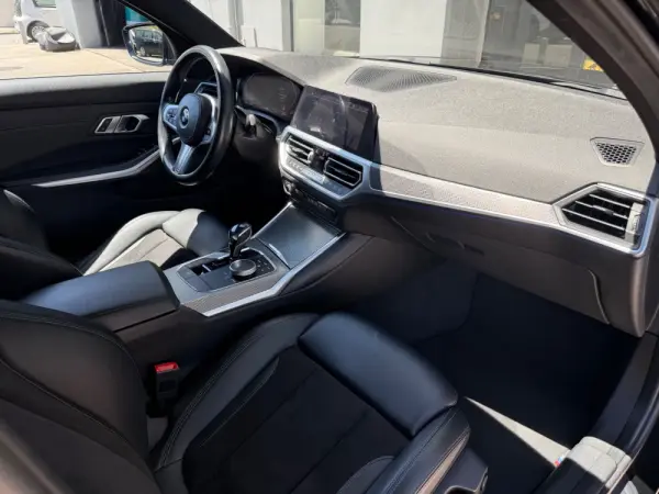 BMW 320 d Pack M Auto 8