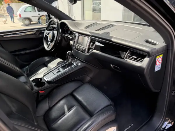 Porsche Macan S PDK 9
