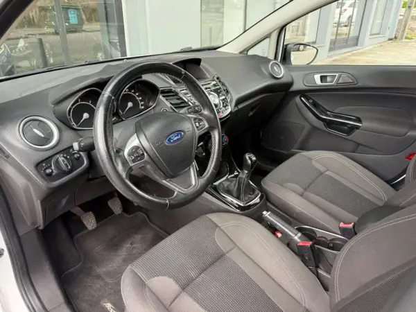 Ford Fiesta Outro 5