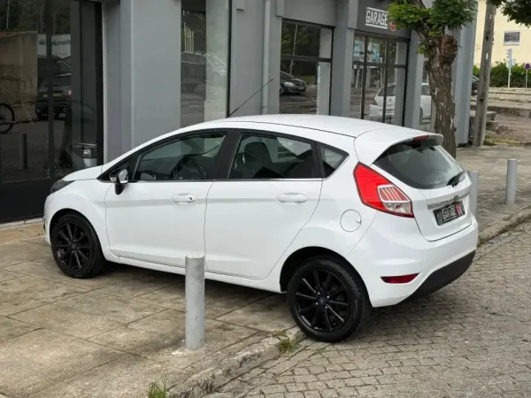 Ford Fiesta Outro 27