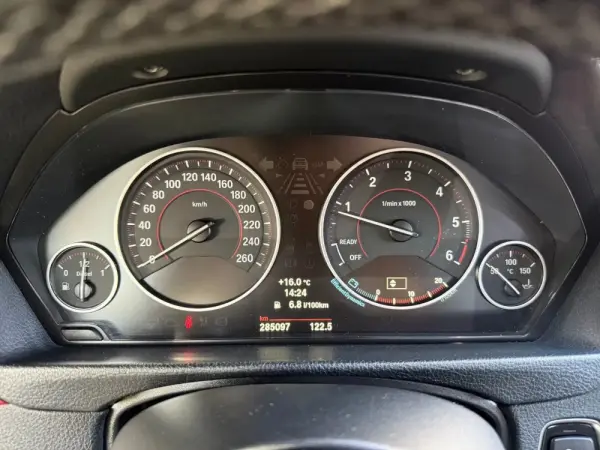 BMW 320 d Pack M 11