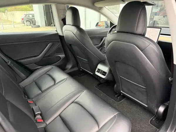 Tesla Model 3 Standard Range Plus RWD 8