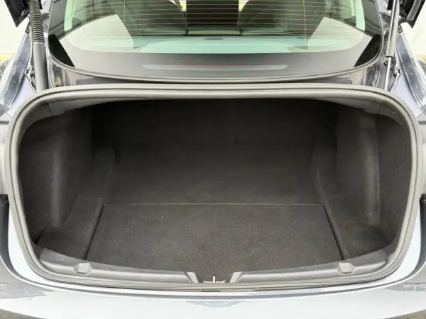 Tesla Model 3 Standard Range Plus RWD 21