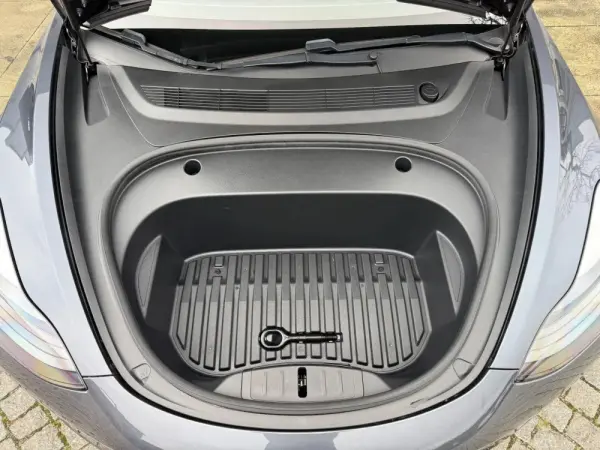 Tesla Model 3 Standard Range Plus RWD 24
