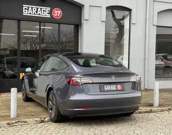 Tesla Model 3 Standard Range Plus RWD 28