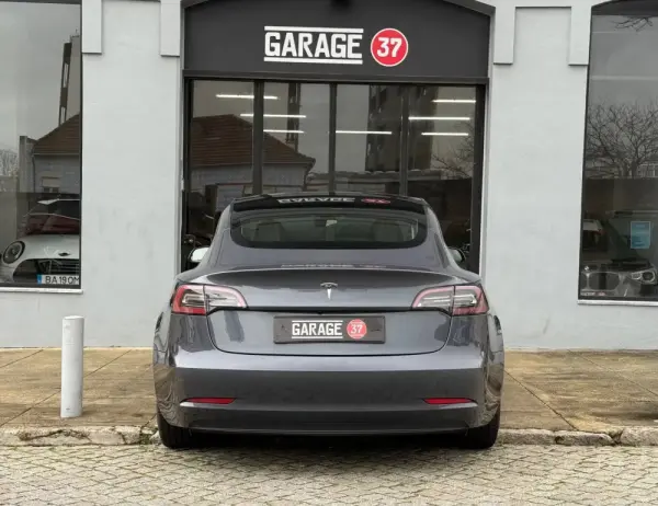 Tesla Model 3 Standard Range Plus RWD 29
