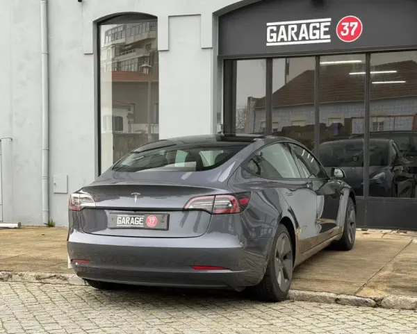 Tesla Model 3 Standard Range Plus RWD 30
