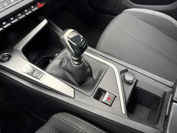 Peugeot 308 SW Outro 18