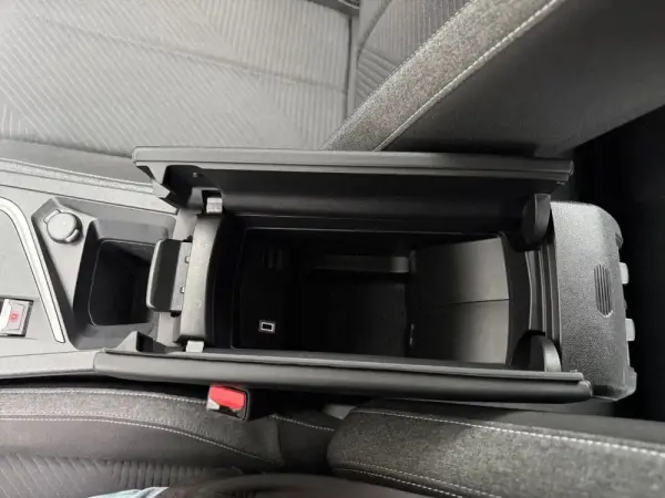 Peugeot 308 SW Outro 19