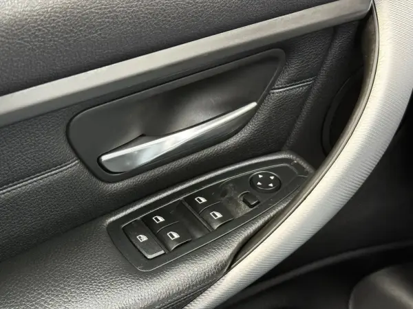 BMW 320 d ED Line Sport Auto 16