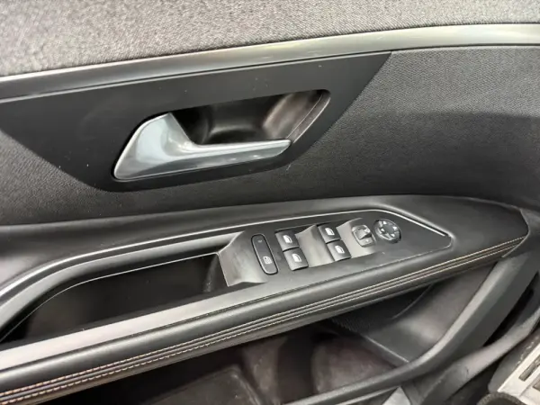 Peugeot 5008 1.5 BlueHDi GT Line EAT8 18