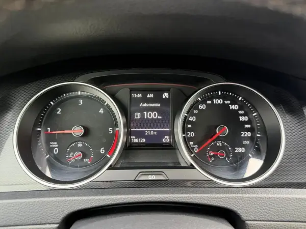 Volkswagen Golf 2.0 TDI GTD DSG 10