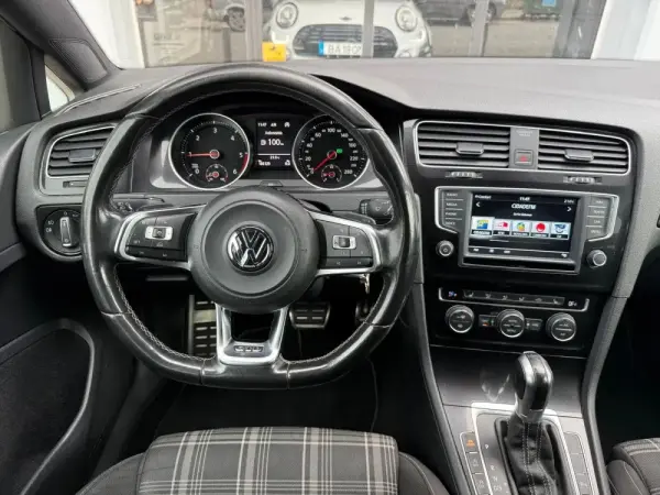 Volkswagen Golf 2.0 TDI GTD DSG 9