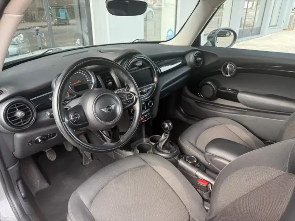 MINI 3 Portas One D 5