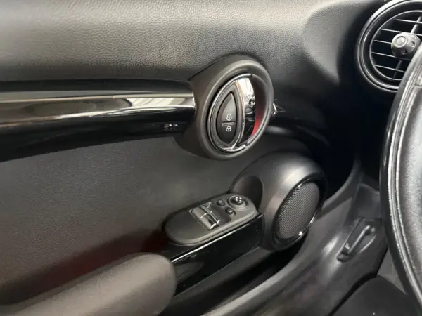 MINI 3 Portas One D 15