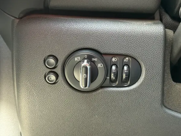 MINI 3 Portas One D 16