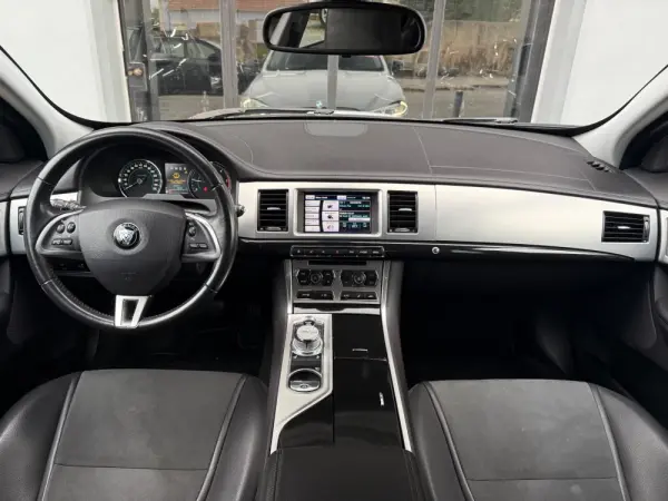 Jaguar XF 2.2 7