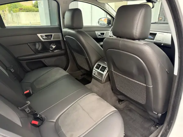 Jaguar XF 2.2 8