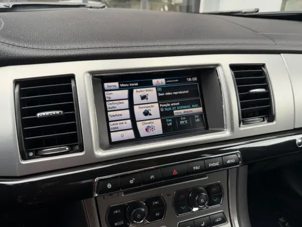 Jaguar XF 2.2 13