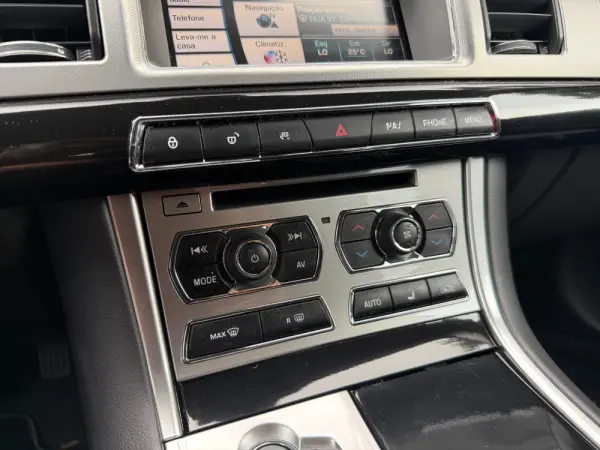 Jaguar XF 2.2 16