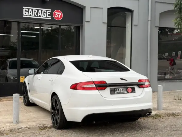 Jaguar XF 2.2 24