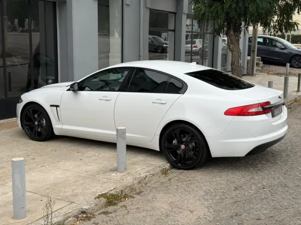 Jaguar XF 2.2 27