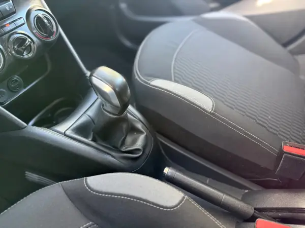 Peugeot 208 1.2 PureTech Style 16