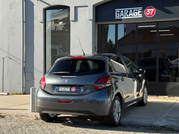 Peugeot 208 1.2 PureTech Style 25