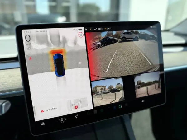Tesla Model Y Long Range Dual Motor AWD 11