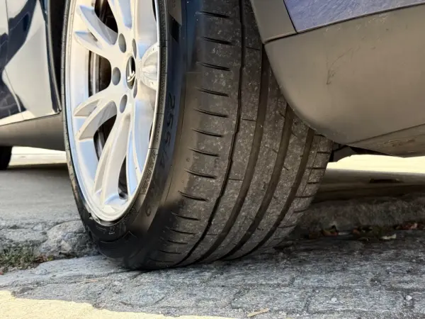Tesla Model Y Long Range Dual Motor AWD 19