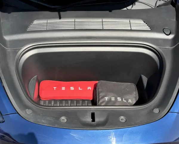 Tesla Model Y Long Range Dual Motor AWD 22