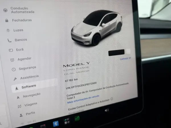 Tesla Model Y Long Range Dual Motor AWD 14