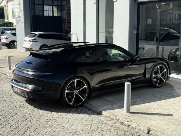 Porsche Taycan Cross Turismo 4 2