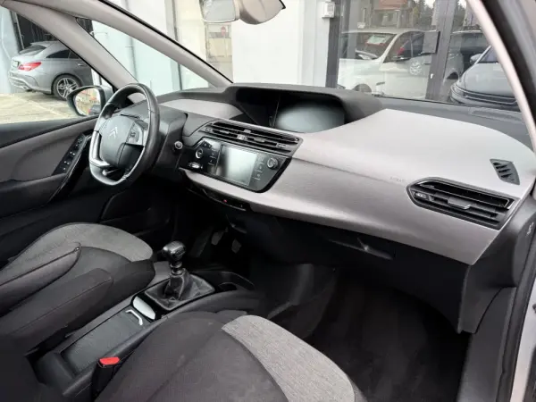 Citroen Grand C4 Spacetourer Outro 9