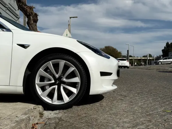 Tesla Model 3 Standard RWD Plus 3