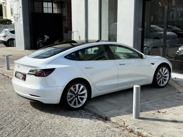 Tesla Model 3 Standard RWD Plus 2