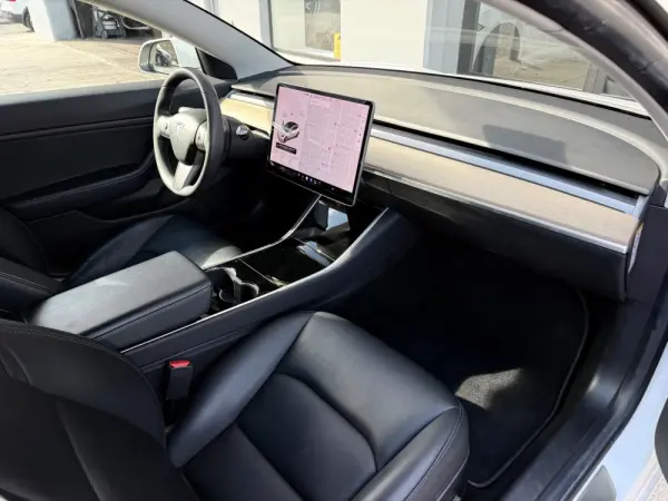 Tesla Model 3 Standard RWD Plus 9