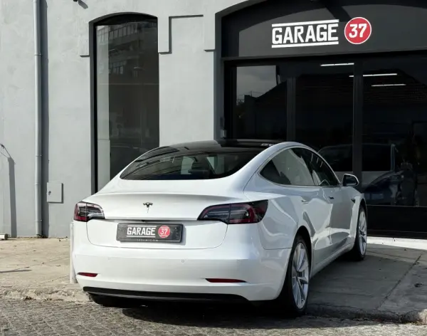 Tesla Model 3 Standard RWD Plus 25