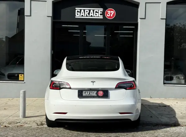 Tesla Model 3 Standard RWD Plus 24