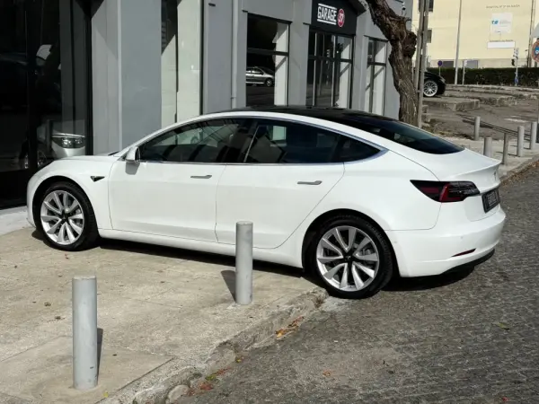 Tesla Model 3 Standard RWD Plus 26