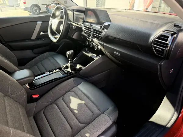 Citroen C4 1.2 PureTech Shine 9
