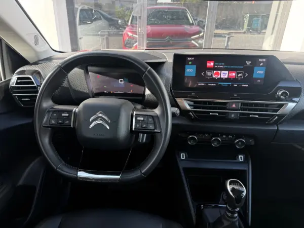 Citroen C4 1.2 PureTech Shine 10