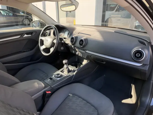 Audi A3 1.6 TDI (clean diesel) Attraction 9